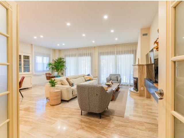 CHALET ESPECTACULAR EN JEREZ