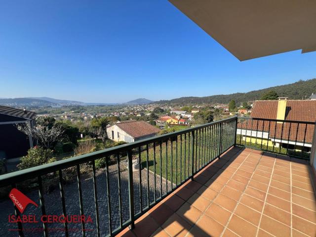 Chalet exclusivo con piscina y vistas panorámicas al río Miño, Portugal y el Atlántico en O Rosal