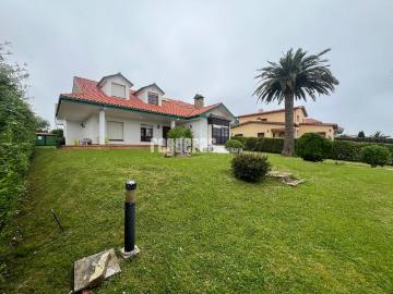 CHALET EXCLUSIVO EN LUANCO · VISTAS PANORÁMICAS A LA BAHÍA