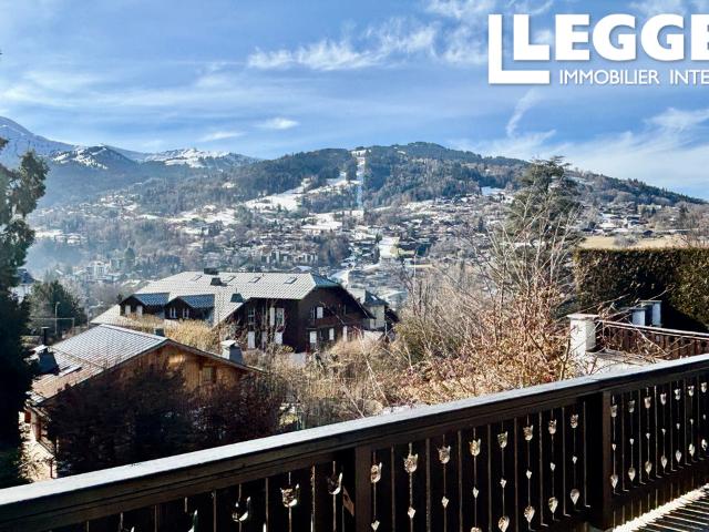 Chalet F4 À VENDRE à Saint Gervais les Bains, proche du centre, terrasse ensoleillée, superb vue