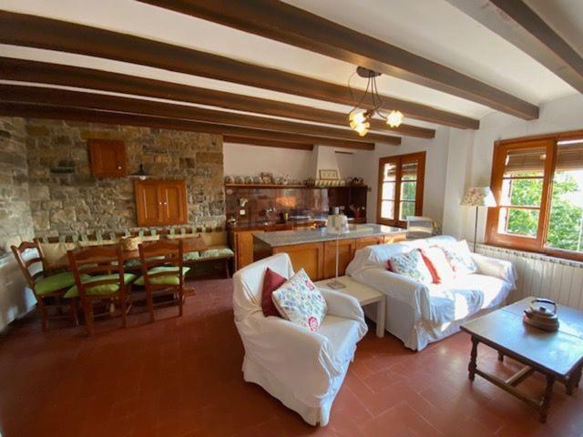Chalet, Forès