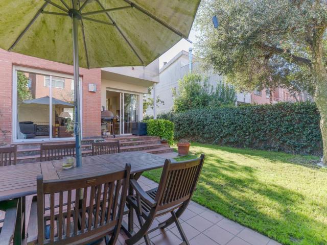 Chalet, Fornells de la Selva