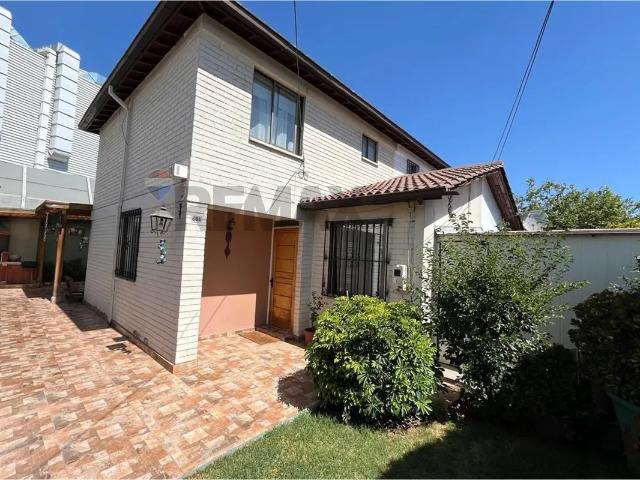 Chalet familiar en ñuñoa: espacio y comodidad