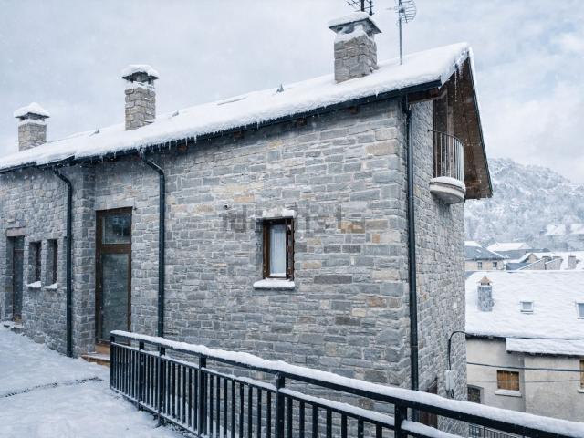 Chalet, Hoz de Jaca