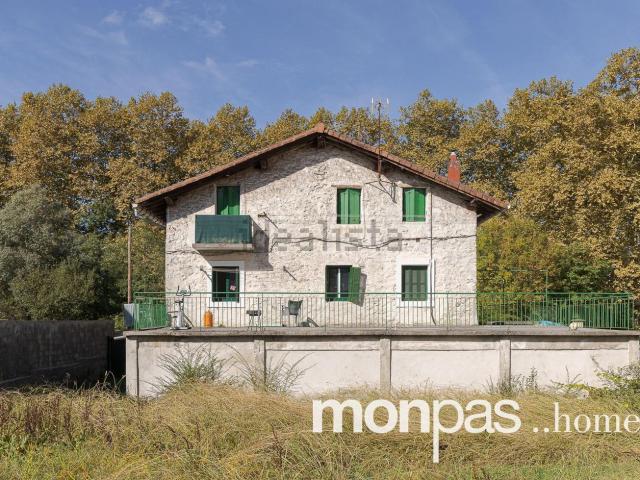Chalet, Hernani