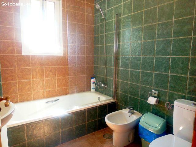 CHALET HIPOTECABLE CON PISCINA EN PARCELA DE 500M2 EN PAGO DEL HUMO CHICLANA