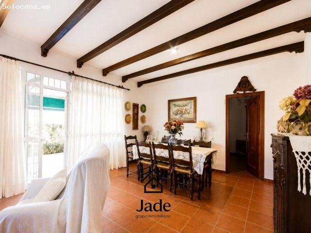Chalet HIPOTECABLE en Los Algarbes La Carlota | 3.500 m2 de parcela, piscina y agua de red