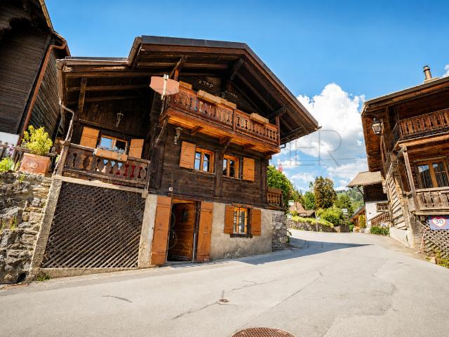 Chalet in Gryon – 110 m², komplett renoviert, im Herzen des Dorfes