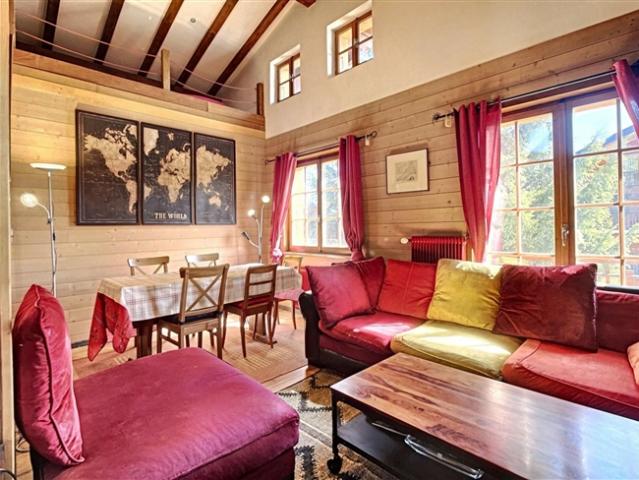 Chalet In der Mitte des Bahnhofs