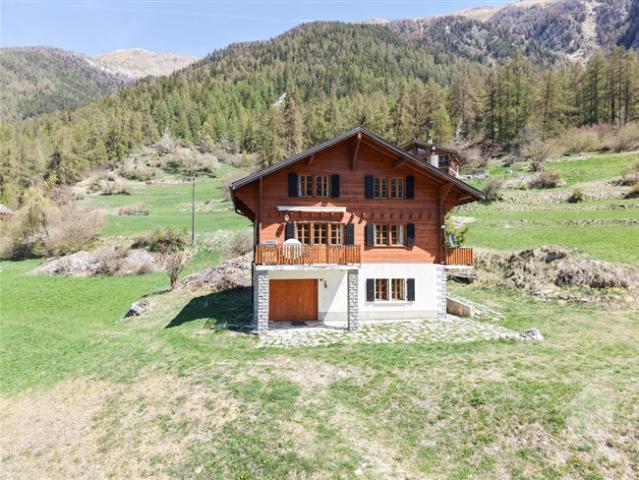 Chalet in der Nähe des alten Dorfes Evolène