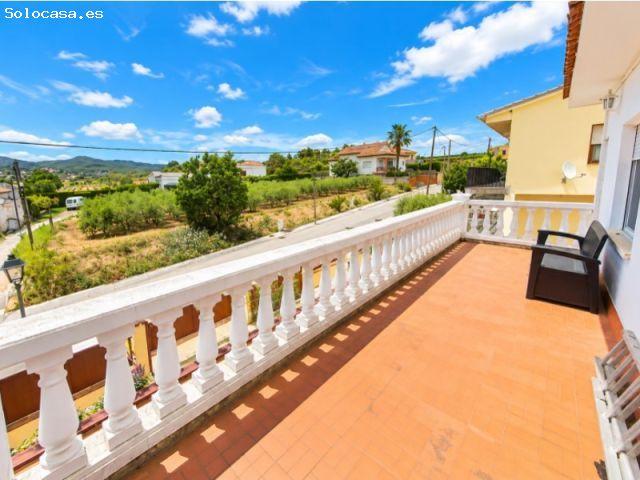 Chalet independiente a cuatro vientos con jardín y piscina en Sant Martí Sarroca