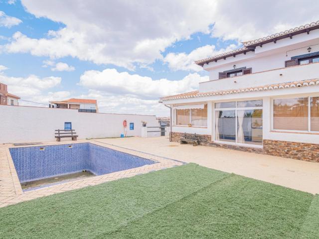 CHALET INDEPENDIENTE AMUEBLADO