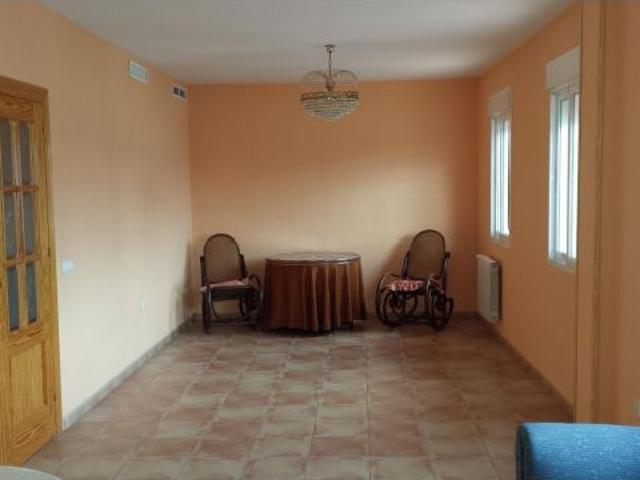 CHALET INDEPENDIENTE CON 1.200 M2 DE PARCELA, PISCINA CON JACUZZI Y 8 DORMITORIOS EN LOS CONEJOS