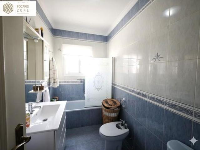 Chalet Independiente con Casa de Invitados, Piscina y Gran Parcela