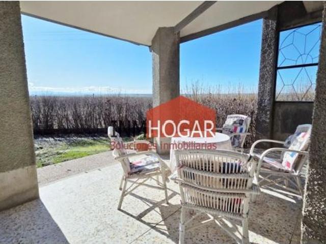 CHALET INDEPENDIENTE CON AMPLIA PARCELA EN FONTIVEROS ÁVILA 05310