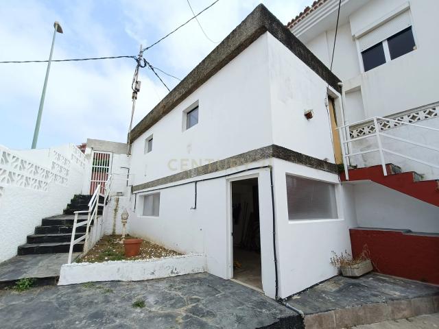 Chalet independiente con gran parcela en Tafira – Ideal para reforma y personalización