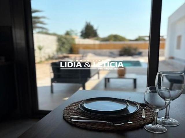 Chalet independiente con gran parcela, piscina y amplios espacios exteriores Oromana, Alcalá de Gua