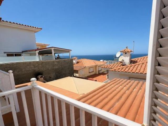 Chalet independiente con dos terrazas y balcón en Loma Dos, Arguineguín