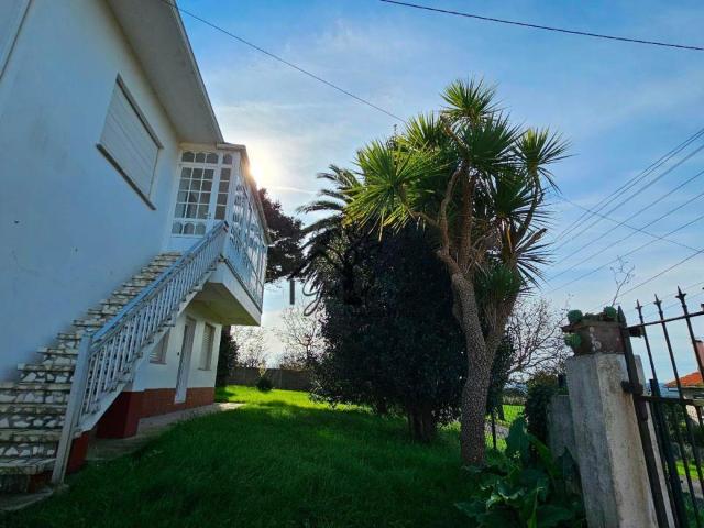 CHALET INDEPENDIENTE CON FINCA CERRADA EN CASTRO, NARÓN