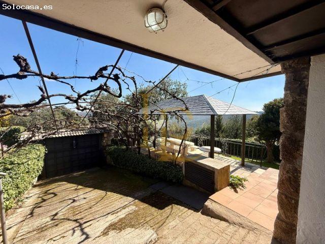 CHALET INDEPENDIENTE CON PARCELA Y PRECIOSAS VISTAS EN URBANIZACIÓN LAGO DEL