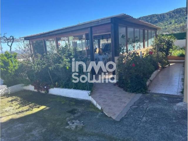 Chalet independiente con parcela en Valsequillo