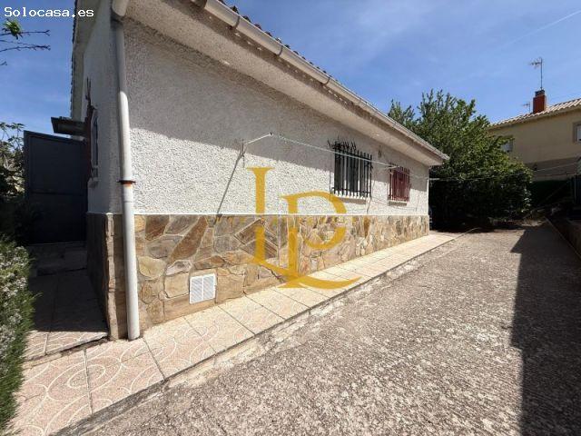 CHALET INDEPENDIENTE CON PARCELA EN VENTA EN LA URBANIZACIÓN MIRADOR DEL CID