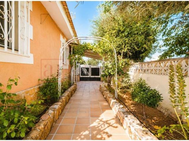 CHALET INDEPENDIENTE CON PISCINA