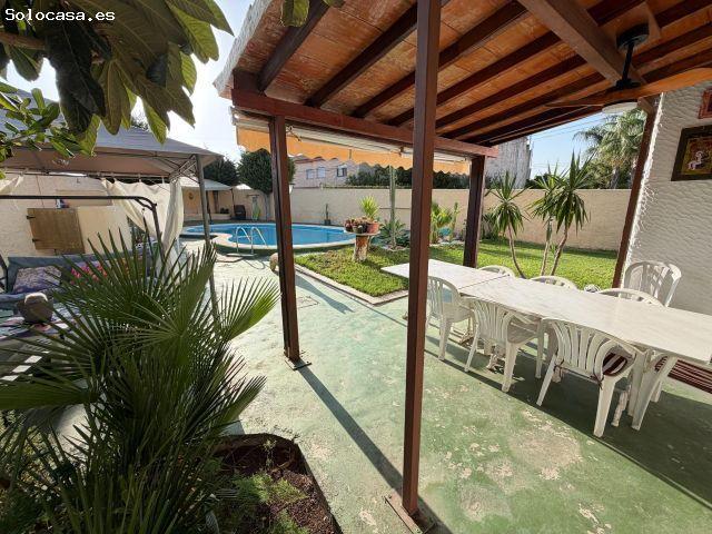 Chalet independiente con piscina
