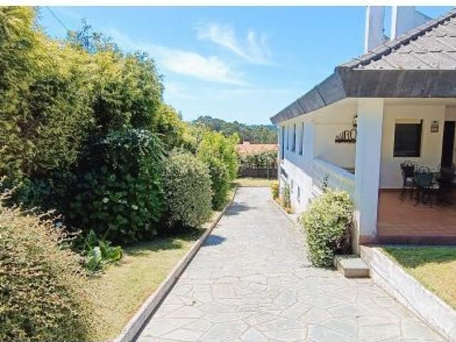 Chalet independiente con piscina y gran parcela a 5 minutos de la playa de Mera