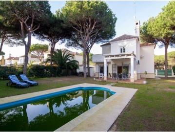 CHALET INDEPENDIENTE CON PISCINA Y VISTAS AL GOLF loma Sancti Petri