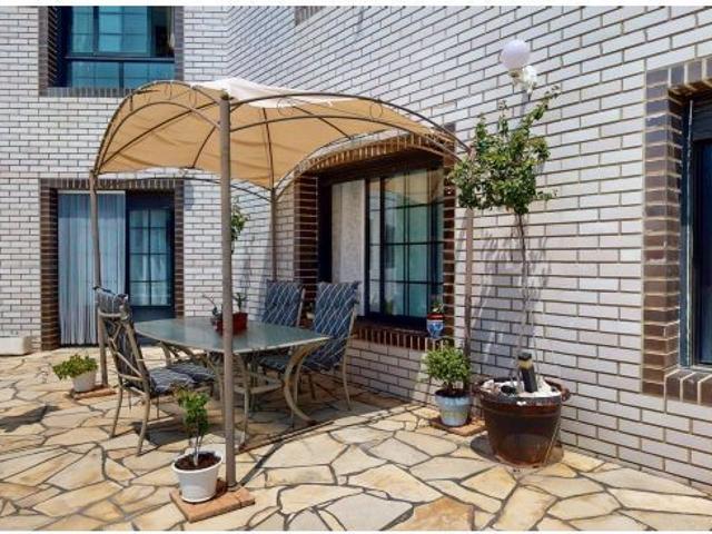 Chalet independiente con piscina y 2.660 m2 de parcela en Garrapinillos, Zaragoza