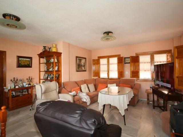Chalet independiente con piscina en Híjar, Las Gabias