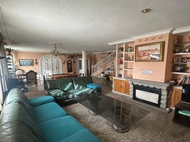 CHALET INDEPENDIENTE CON PISCINA EN LOS HUEROS VILLALBILLA