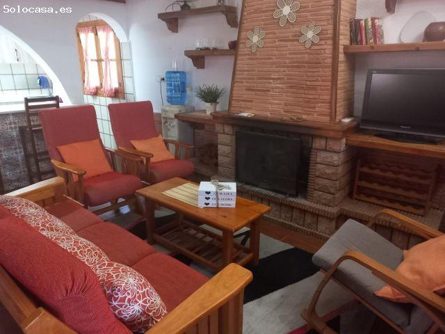 Chalet independiente con piscina, pista de tenis y zona infantil — Gea y Truyols Murcia