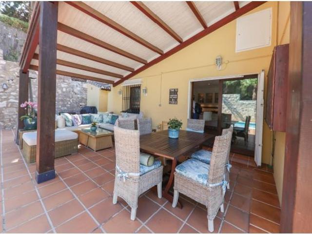Chalet independiente con piscina privada en La Sierrezuela, Mijas Costa