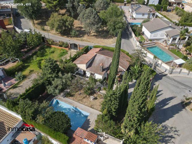 CHALET INDEPENDIENTE CON PISCINA PRIVADA EN UNA SOLA PLANTA EN SUSPIRO DEL MORO