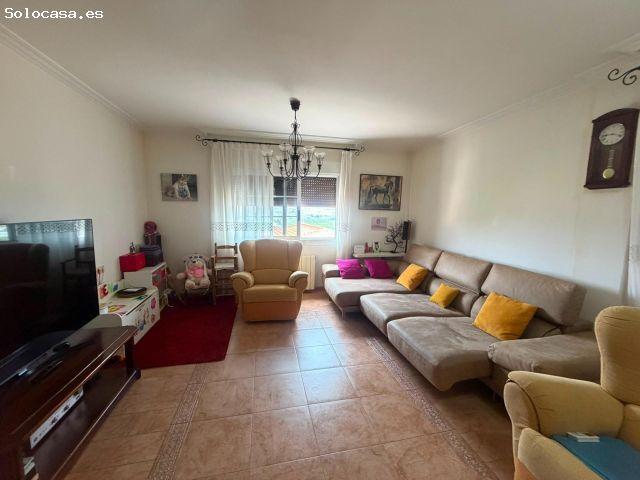 Chalet independiente con planta baja y amplia parcela en El Esparragal