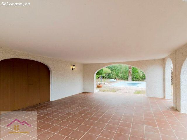 CHALET INDEPENDIENTE CON TERRENO Y PISCINA