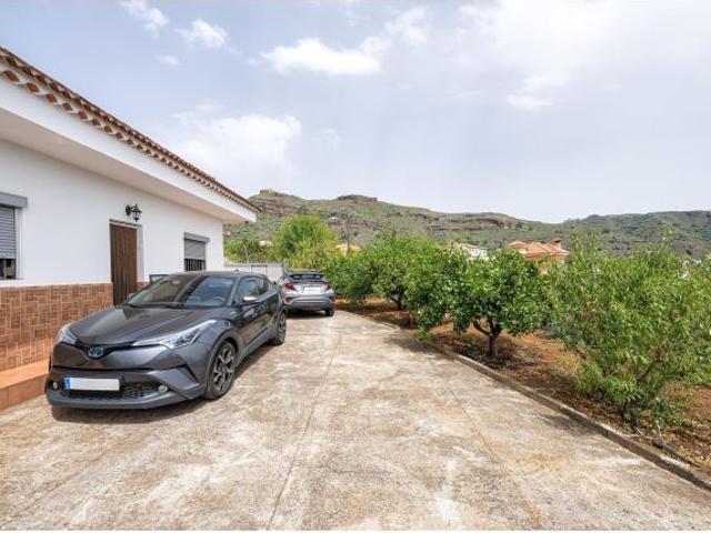 Chalet independiente con terreno rodeada de naturaleza y con absoluta privacidad