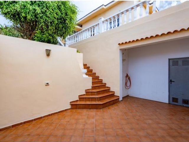 CHALET INDEPENDIENTE CON VISTAS AL MAR Y MONTAÑA EN BAJAMAR
