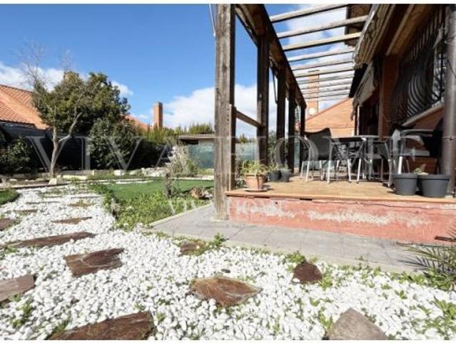 CHALET INDEPENDIENTE DE 191 M2, 4 DORMITORIOS Y 3 BAÑOS EN UNA DE LAS MEJORES