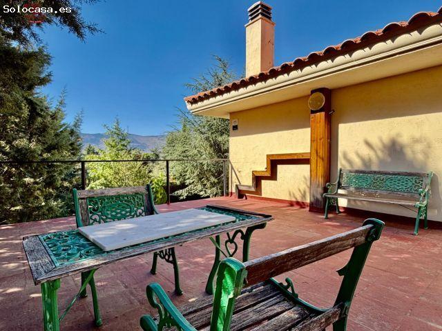 Chalet independiente de 234m2 con 4 dormitorios tipo suite con 4 baños incorporados y amplios vestid