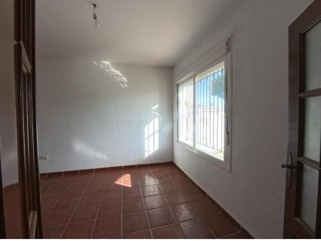 Chalet independiente de dos plantas en Canteruela Alta, Chiclana – espacio, luz y grandes posibilida