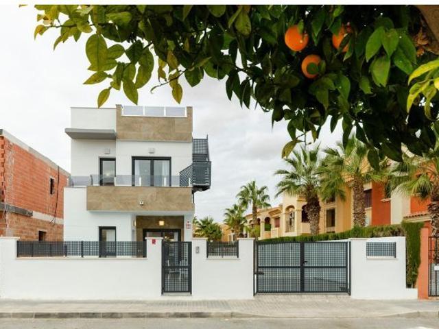 CHALET INDEPENDIENTE EN TORRETA