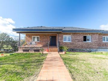 Chalet independiente en una sola planta