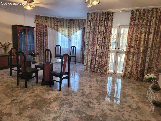 Chalet independiente en venta de 644 m2 en El Raal, Murcia