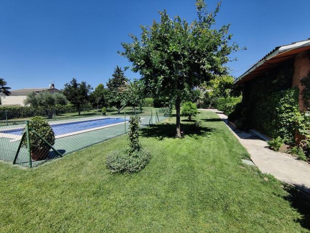 Chalet independiente en venta en El Molar