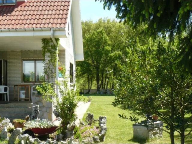 CHALET INDEPENDIENTE EN VENTA EN LA MERINDAD DE MONTIJA CON MAS DE 1.200M2 DE TERRENO URBANO