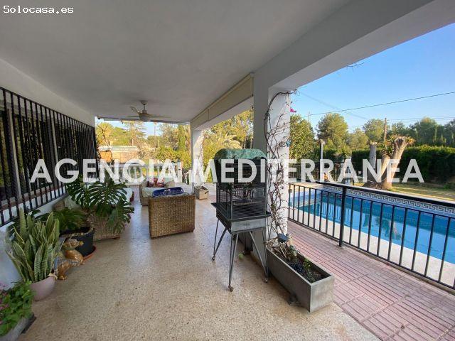 Chalet independiente en venta en Olocau
