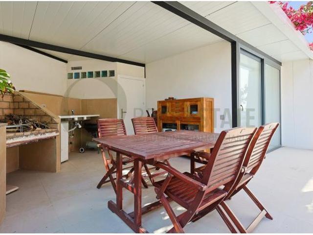 Chalet independiente en Alicante con vistas al mar, piscina y eficiencia energética